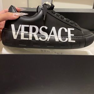 GRECA Logo Sneakers Versace